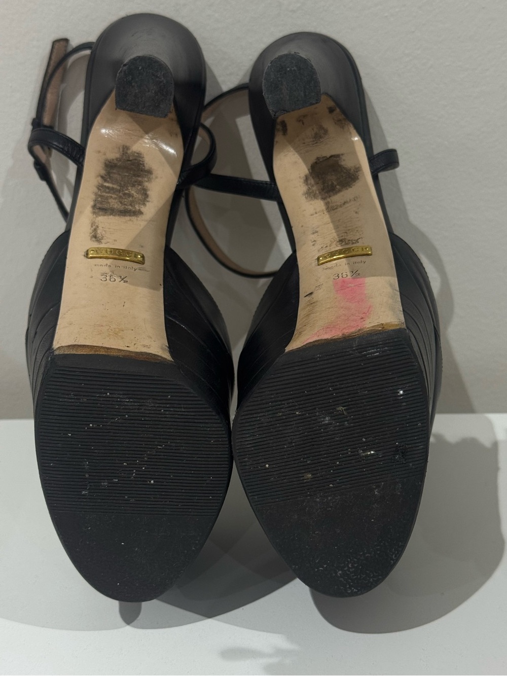 Gucci Black Ángel Leather Platform T-Strap Sandals - Picture 8 of 8